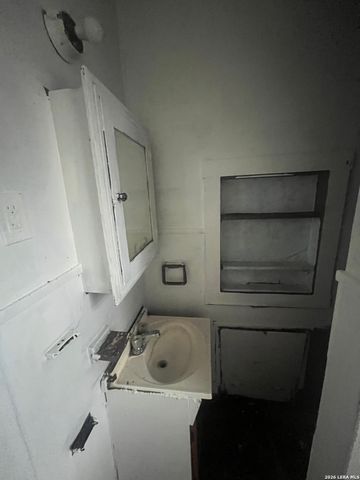 1015 rogers, San Antonio, TX 78202