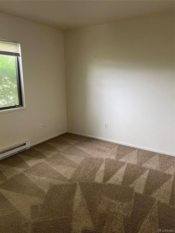 2458 S Victor Street E, Aurora, CO 80014