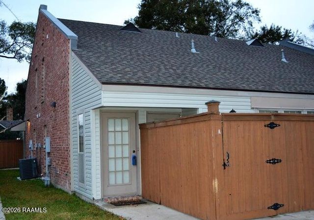 319 Artisan Road A, Lafayette, LA 70508