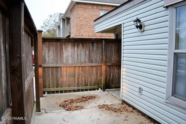319 Artisan Road A, Lafayette, LA 70508