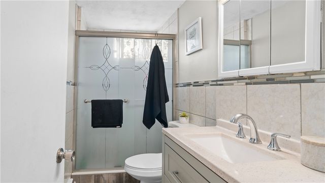18 Amory Street, Providence, RI 02904