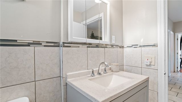 18 Amory Street, Providence, RI 02904