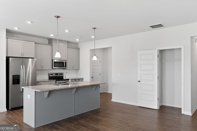 185 Madison Bend, Woodstock, GA 30188