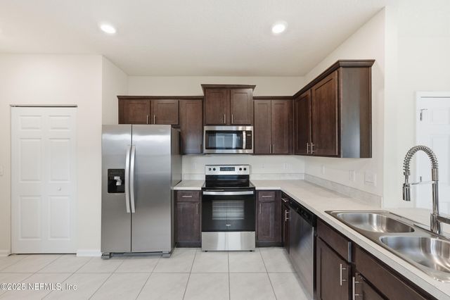 908 OBSERVATORY Parkway, Jacksonville, FL 32218