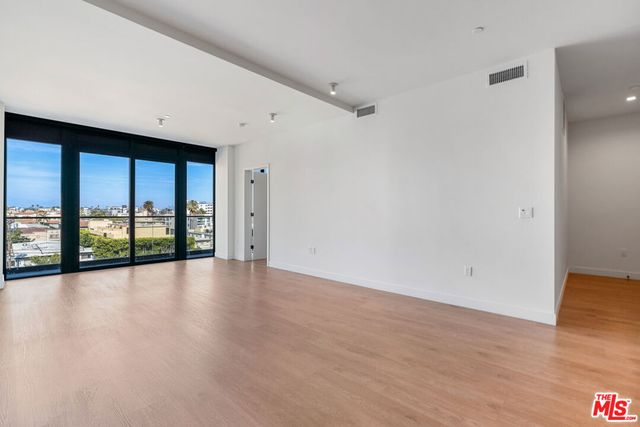 10700 Tabor Street 313, Los Angeles, CA 90034