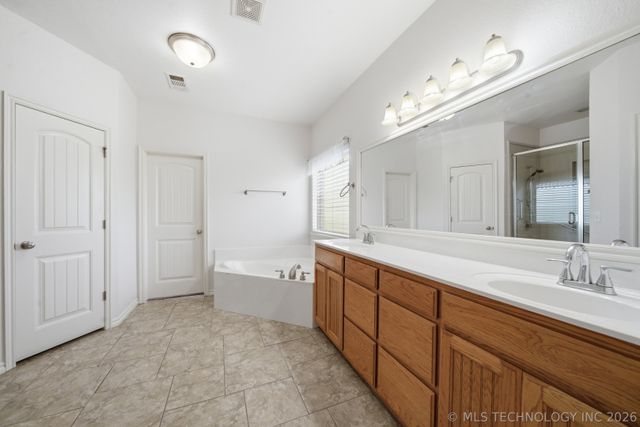 5675 E 144th Street North, Collinsville, OK 74021