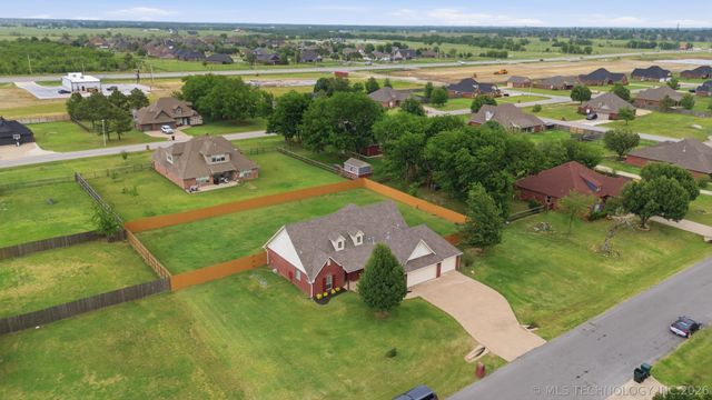 5675 E 144th Street North, Collinsville, OK 74021