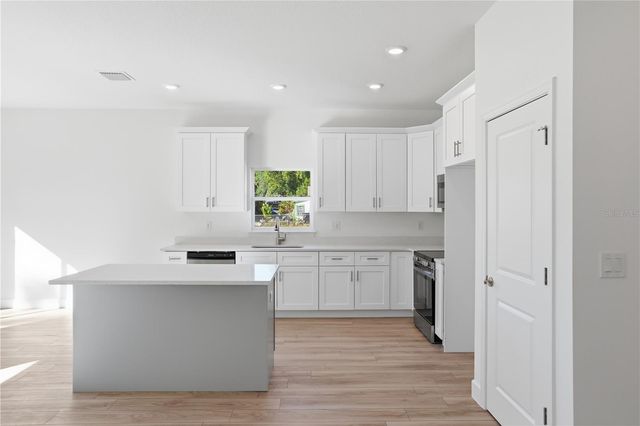 2006 S MAPLE AVENUE, Sanford, FL 32771