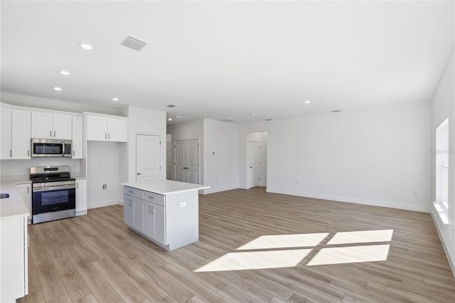 2006 S MAPLE AVENUE, Sanford, FL 32771