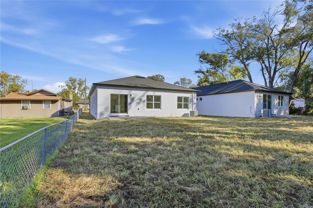 2006 S MAPLE AVENUE, Sanford, FL 32771