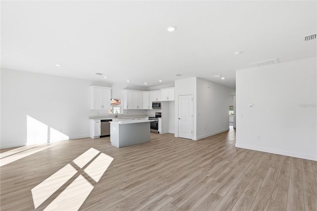 2006 S MAPLE AVENUE, Sanford, FL 32771