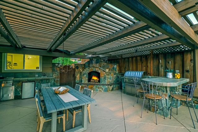 34 Willowview Ct, Danville, CA 94526