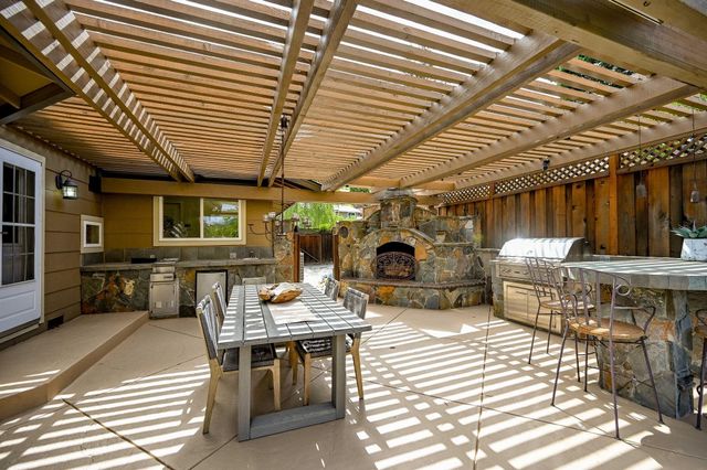 34 Willowview Ct, Danville, CA 94526