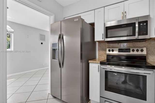 3900 NE 22nd Avenue, Lighthouse Point, FL 33064