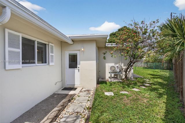 3900 NE 22nd Avenue, Lighthouse Point, FL 33064