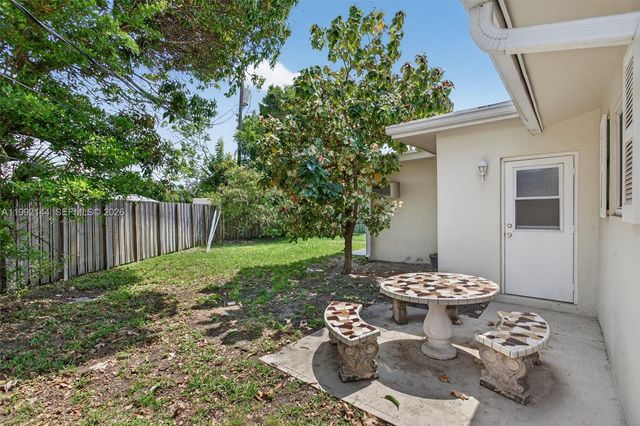 3900 NE 22nd Avenue, Lighthouse Point, FL 33064