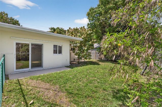 3900 NE 22nd Avenue, Lighthouse Point, FL 33064