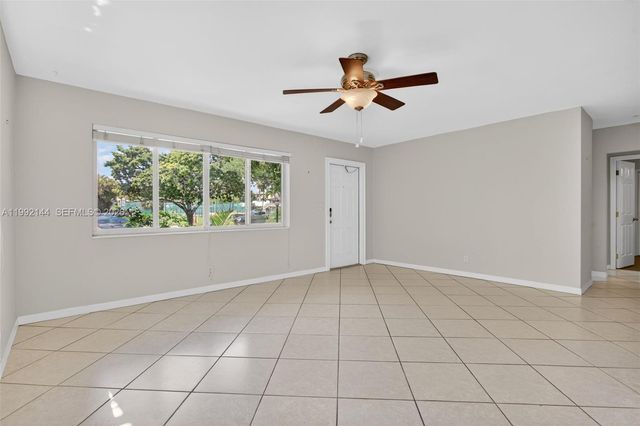 3900 NE 22nd Avenue, Lighthouse Point, FL 33064