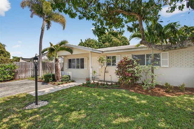 3900 NE 22nd Avenue, Lighthouse Point, FL 33064