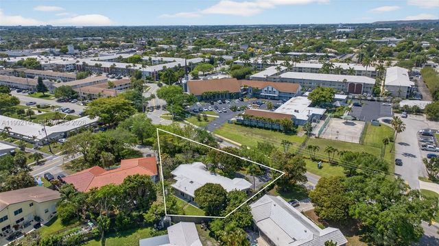 3900 NE 22nd Avenue, Lighthouse Point, FL 33064