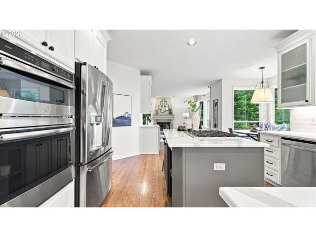 1373 SKYE Pkwy, West Linn, OR 97068