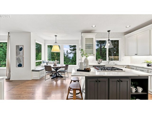 1373 SKYE Pkwy, West Linn, OR 97068