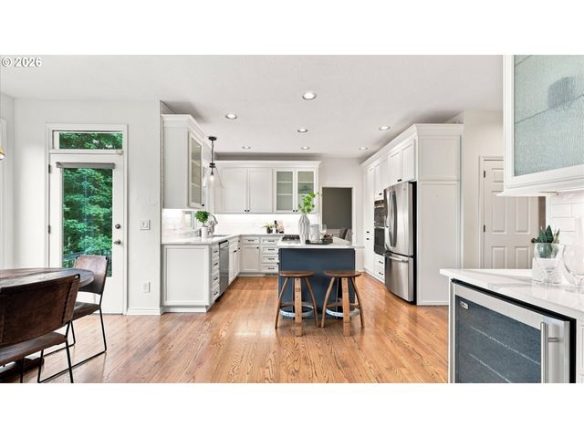 1373 SKYE Pkwy, West Linn, OR 97068