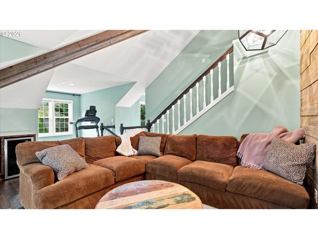 1373 SKYE Pkwy, West Linn, OR 97068