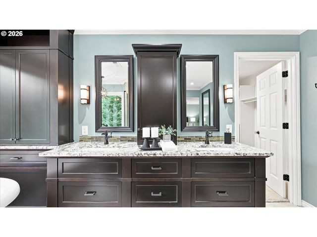 1373 SKYE Pkwy, West Linn, OR 97068