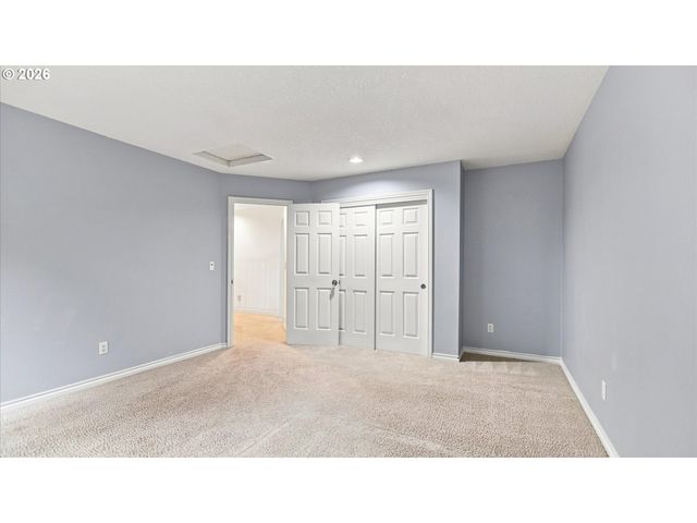 1373 SKYE Pkwy, West Linn, OR 97068
