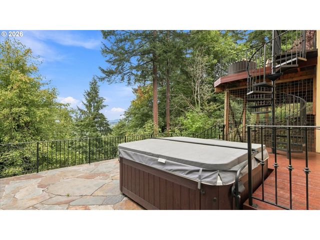 1373 SKYE Pkwy, West Linn, OR 97068
