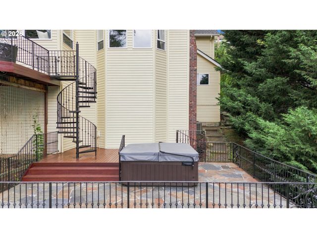 1373 SKYE Pkwy, West Linn, OR 97068