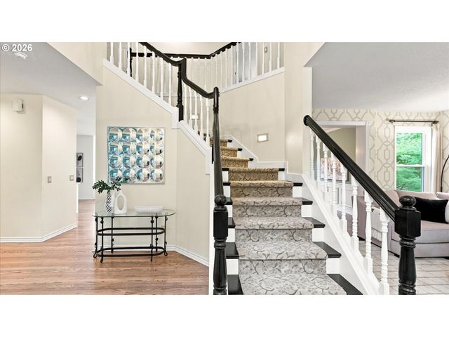 1373 SKYE Pkwy, West Linn, OR 97068