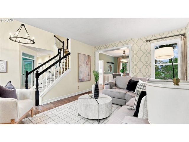 1373 SKYE Pkwy, West Linn, OR 97068