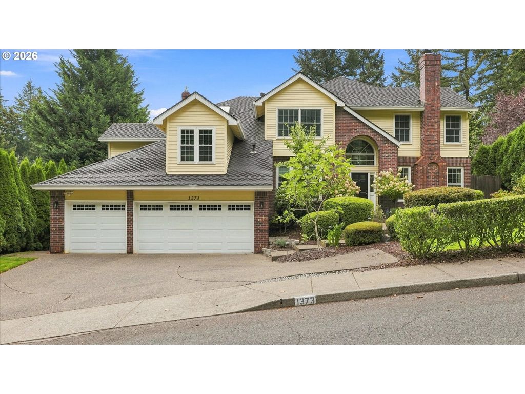 1373 SKYE Pkwy, West Linn, OR 97068