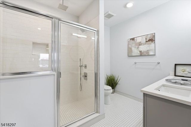 660 Bloomfield Ave 406, Bloomfield Twp., NJ 07003