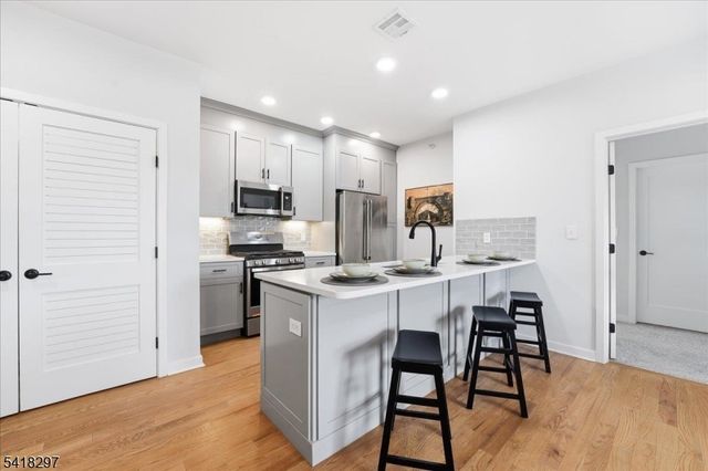 660 Bloomfield Ave 406, Bloomfield Twp., NJ 07003