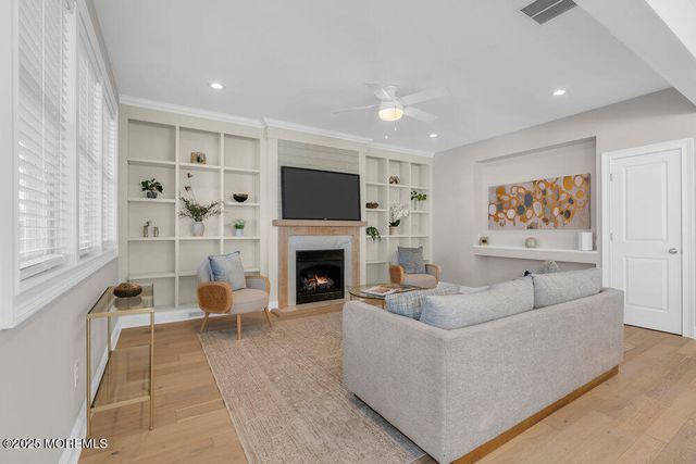 34 York Avenue, Port Monmouth, NJ 07758