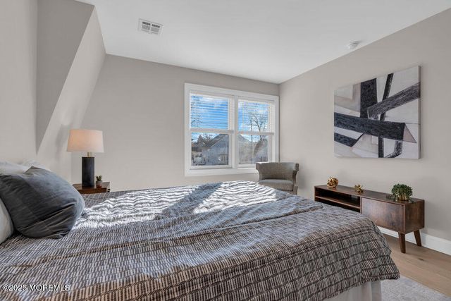 34 York Avenue, Port Monmouth, NJ 07758