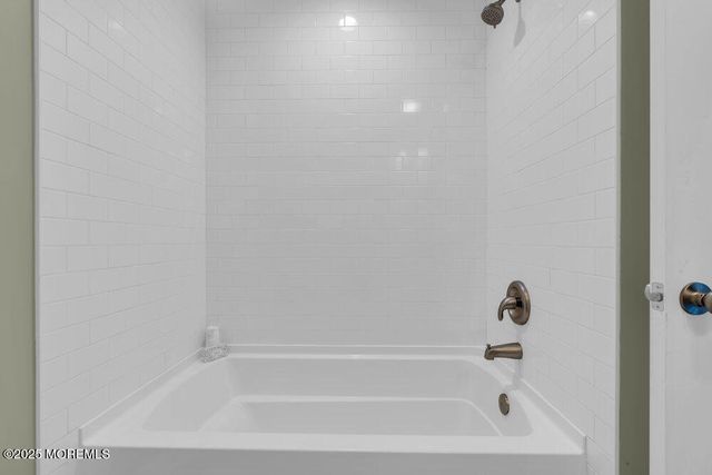 34 York Avenue, Port Monmouth, NJ 07758