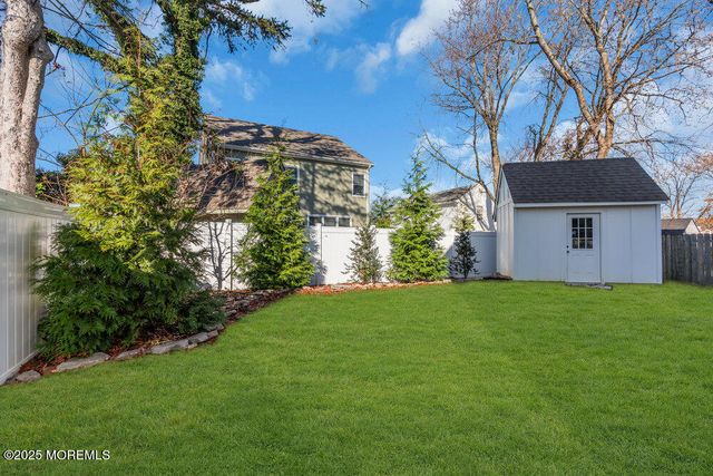 34 York Avenue, Port Monmouth, NJ 07758