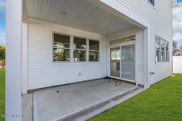 34 York Avenue, Port Monmouth, NJ 07758