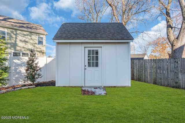 34 York Avenue, Port Monmouth, NJ 07758