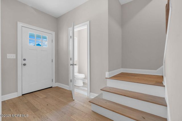 34 York Avenue, Port Monmouth, NJ 07758