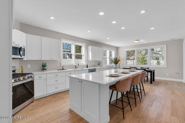 34 York Avenue, Port Monmouth, NJ 07758