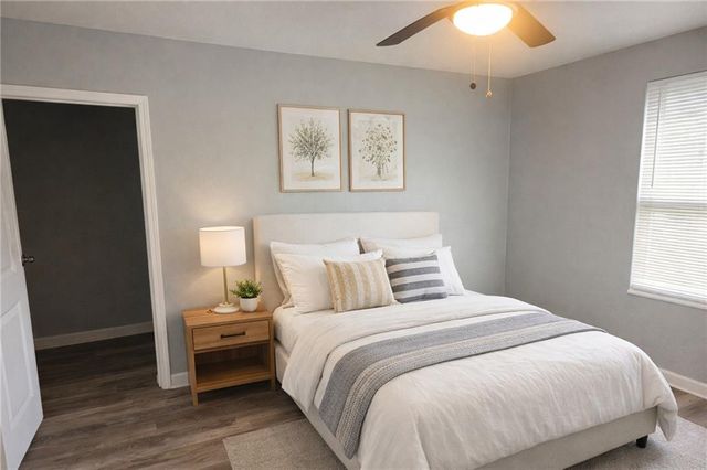 4242 College Avenue, Kansas City, MO 64130