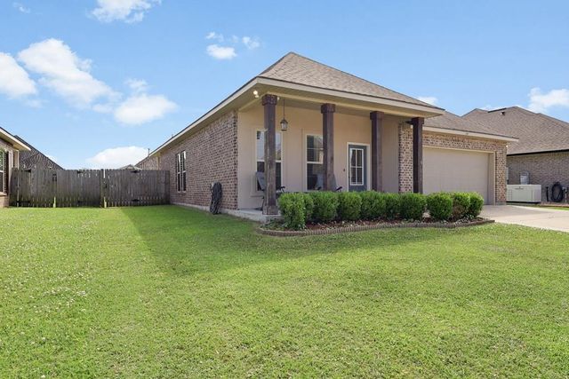 134 Red Maple Dr, Gray, LA 70359