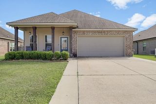 134 Red Maple Dr, Gray, LA 70359