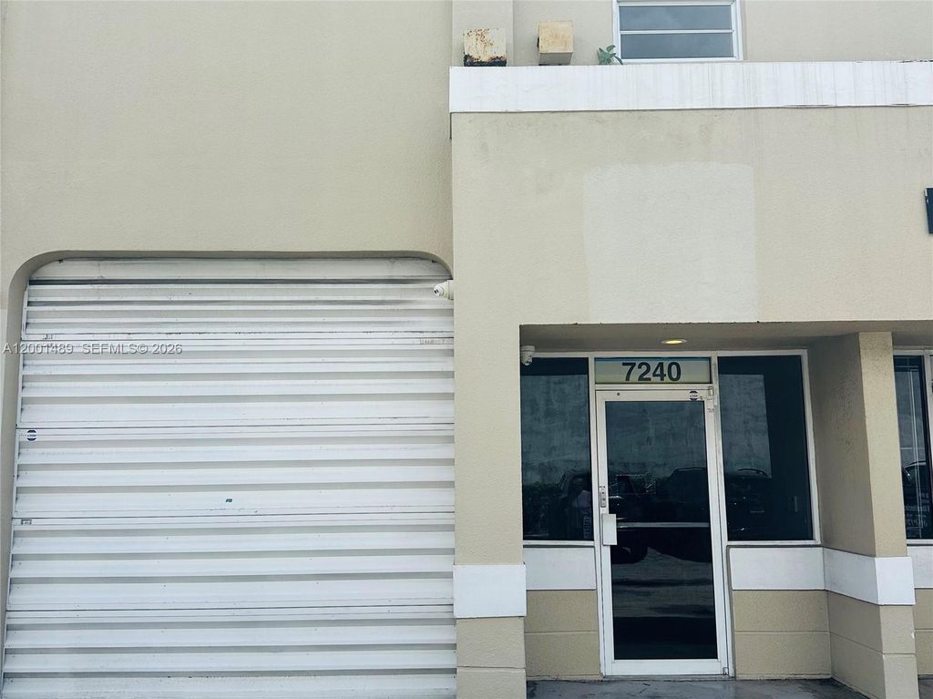 7240 SW 42nd Ter 3, Miami, FL 33155