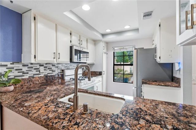 26352 Rainbow Glen, Newhall, CA 91321